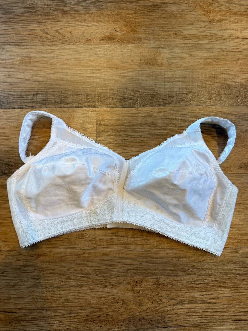 Playtex White Soft. Full Coverage Bra 42C